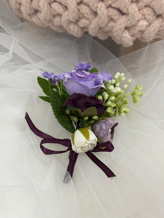 Finn Boutonniere