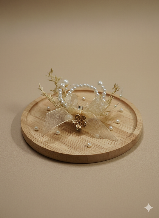 Ivory glow Boutonniere